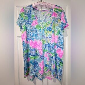 Lilly Pulitzer Lilly Loves DC Etta Short Sleeve V Neck tee shirt size Large NWT
